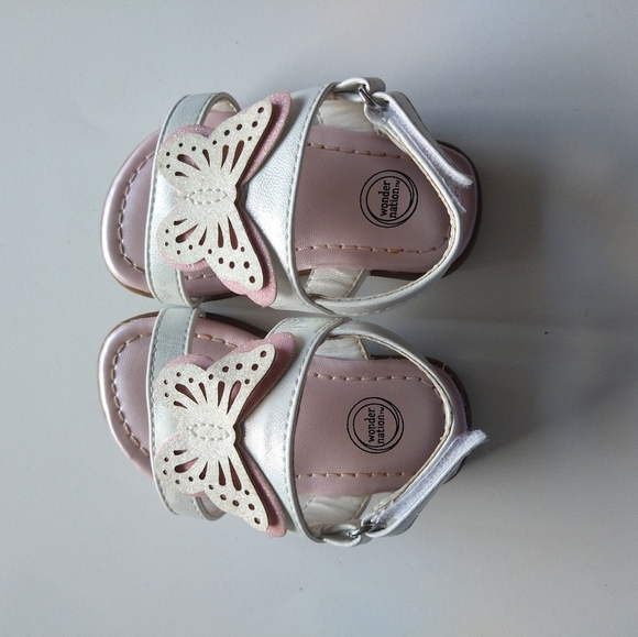 Baby girl sandals size 2 - Picture 3 of 4